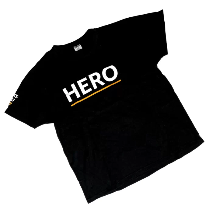 Amazon T-shirt z dużym nadrukiem "Hero" (M)