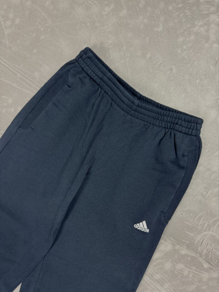 Adidas navy spodnie dresowe (S/M) - obrazek 3