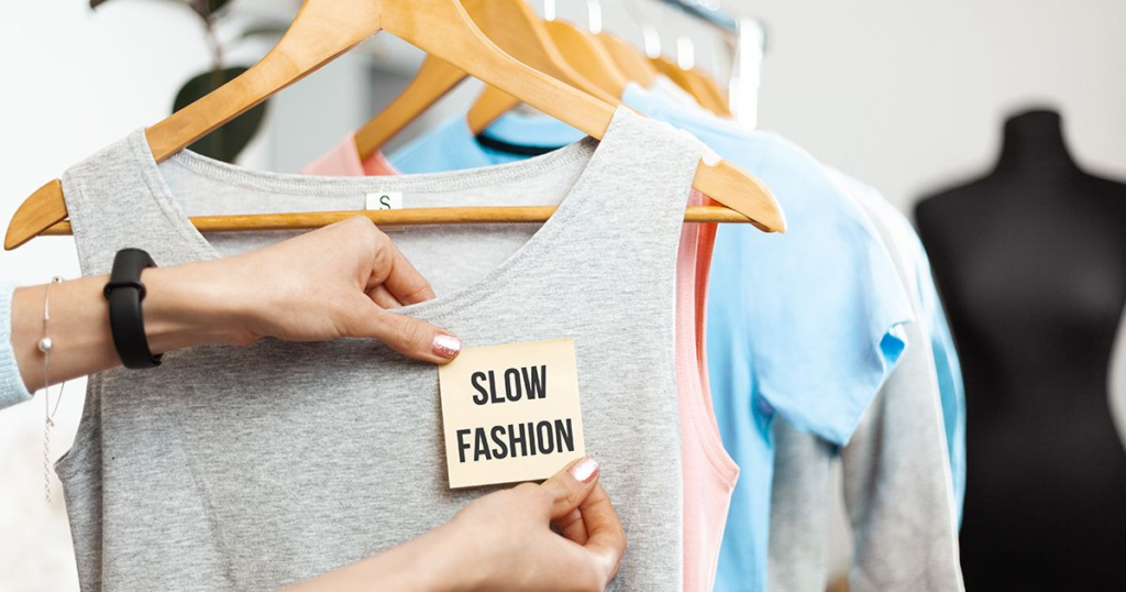 Slow Fashion - jak budować świadomą garderobę? Vintage Thrift Shop