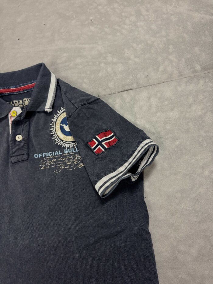 Napapijri washed polo T-shirt 90s hafty (M) - obrazek 5