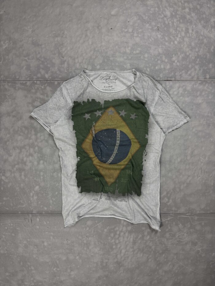 Vintage washed Brazil big print T-shirt y2k (L)