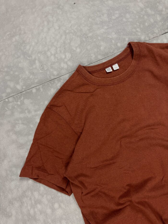 Uniqlo brązowy T-shirt basic boxy y2k (L) - obrazek 4