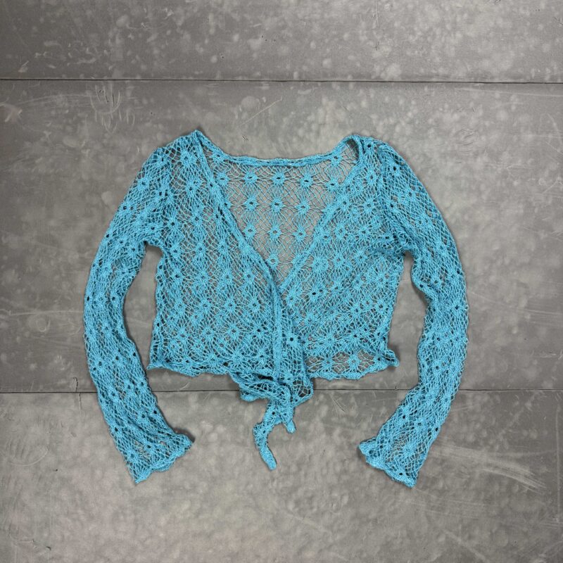 Niebieski dziargany sweterek narzutka knit 90s
