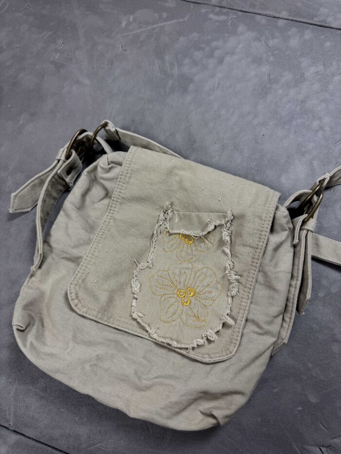 Vintage distressed y2k materiałowe torebka saszetka (unisex) - obrazek 2