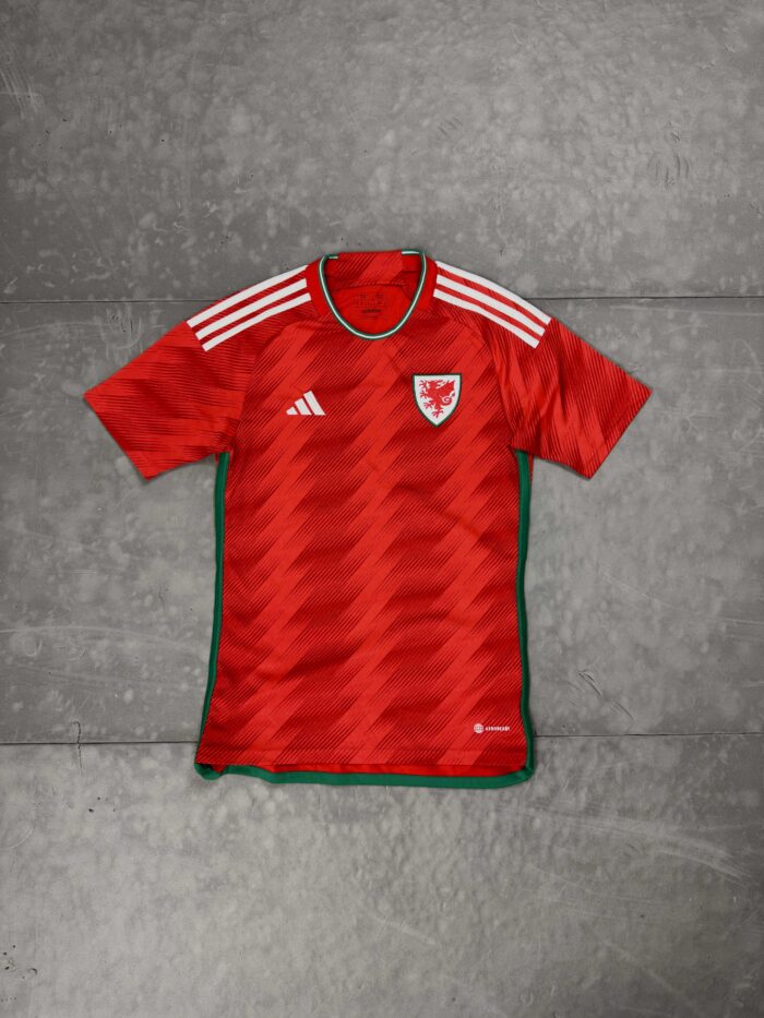 Adidas koszulka sportowa piłkarska Walia jersey (S)