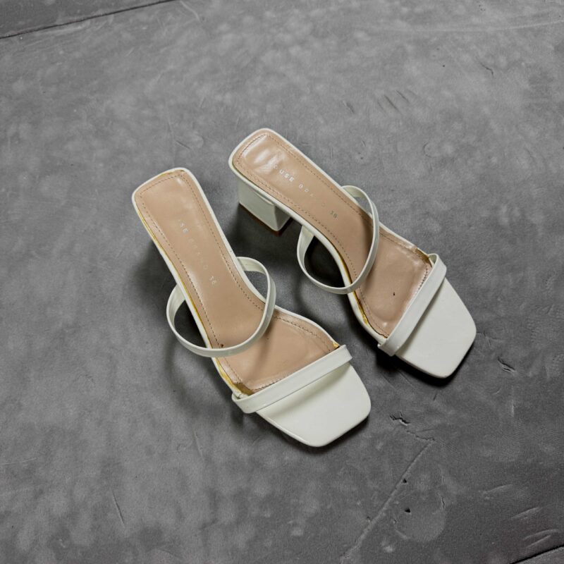 Białe sandały na obcasie damskie buty (36)