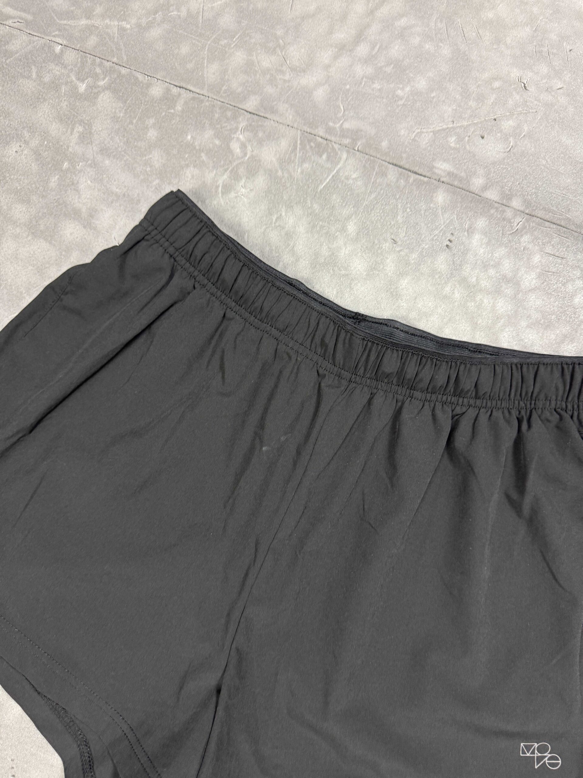 H&M czarne szorty sportowe damskie (M) - obrazek 4