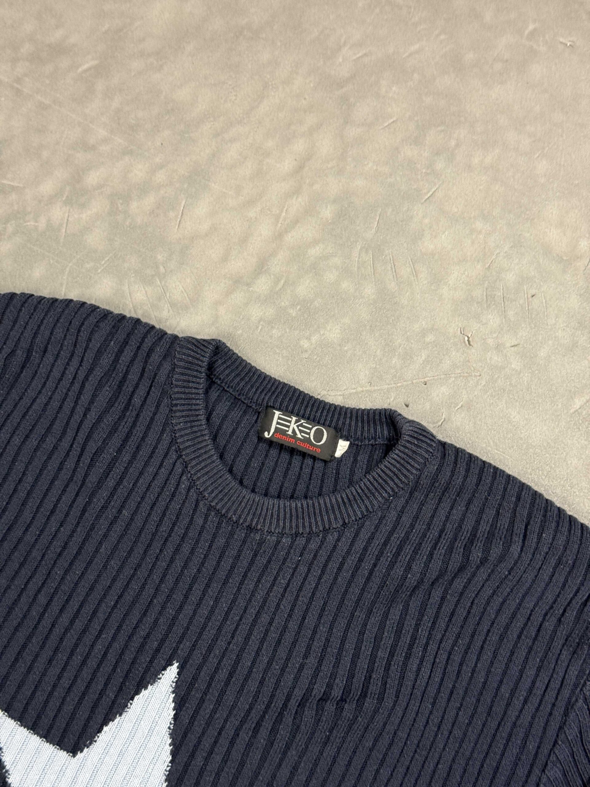 Vintage y2k sweter z dużym printem retro (M) - obrazek 4