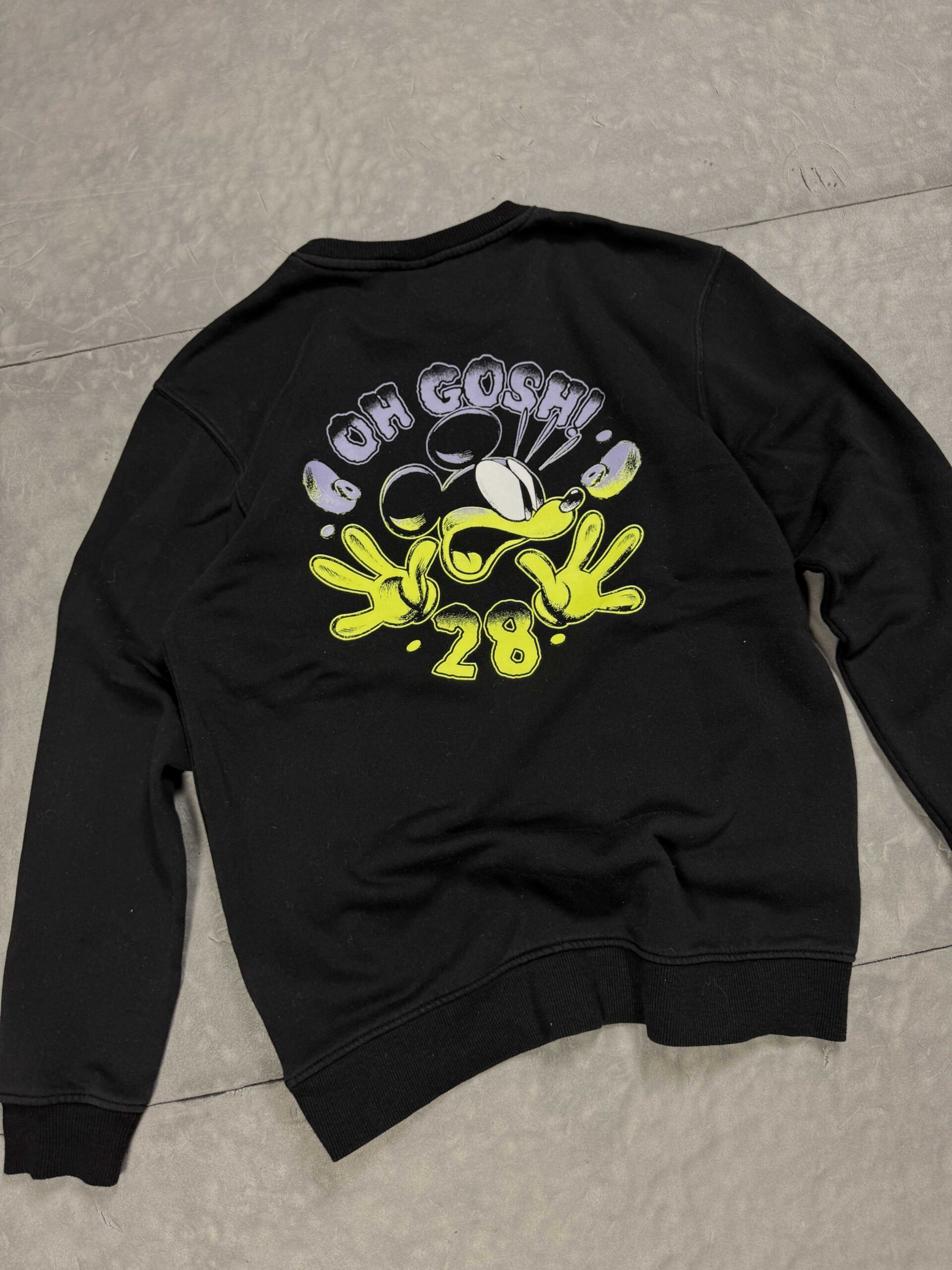 H&M crewneck bluza z dużym nadrukiem Mickey Mouse (S/M) - obrazek 3